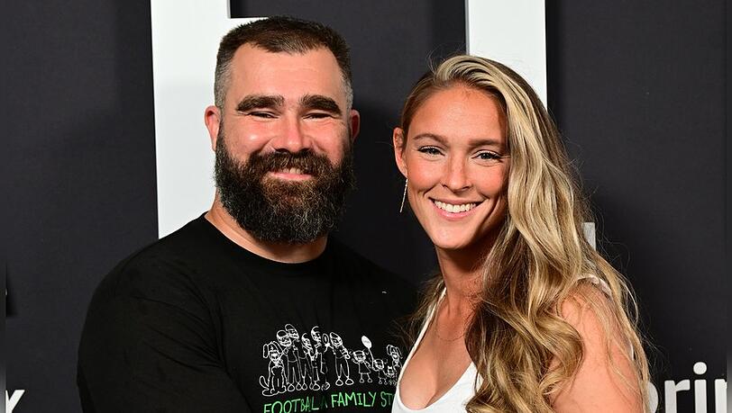 Jason und Kylie Kelce werden zum vierten Mal Eltern. Jason und Kylie Kelce werden zum vierten Mal Eltern.