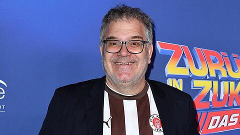 Elton wagt sich mit dem "Traumschiff" auf fremdes Terrain. Elton wagt sich mit dem "Traumschiff" auf fremdes Terrain.