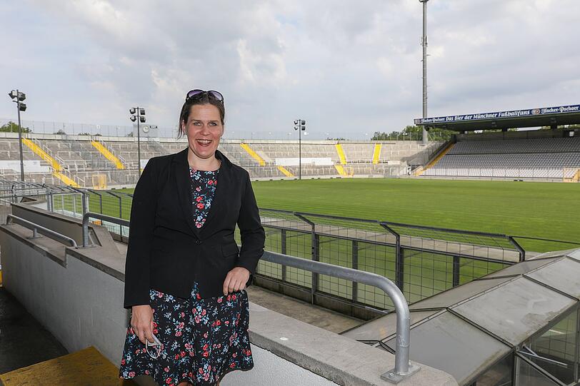 Verena Dietl bei einem Termin mit der AZ im Sechzgerstadion im Jahr 2023. Verena Dietl bei einem Termin mit der AZ im Sechzgerstadion im Jahr 2023.