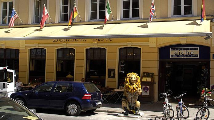 Die Gaststätte Deutsche Eiche in München. Die Gaststätte Deutsche Eiche in München.
