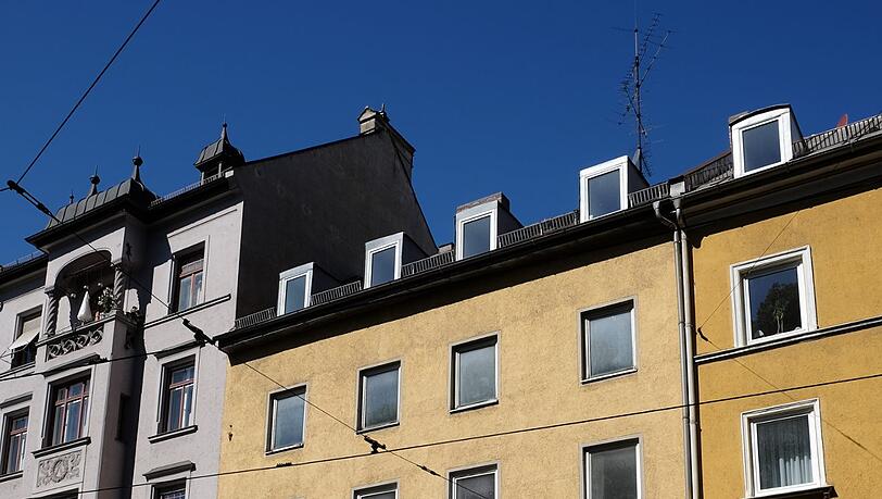 Johannisplatz 16: Nur eine Mieterin harrt hier noch aus. Die Stadtteil-CSU vermutet "Spekulantentum". Johannisplatz 16: Nur eine Mieterin harrt hier noch aus. Die Stadtteil-CSU vermutet "Spekulantentum".