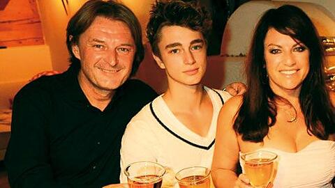 Wenige Tage vor der Trennung entstand an Silvester 2011/12 dieses Familienglück-Foto: Christine Neubauer mit Sohn Lambert jr. und Mann Lambert Dinzinger. Wenige Tage vor der Trennung entstand an Silvester 2011/12 dieses Familienglück-Foto: Christine Neubauer mit Sohn Lambert jr. und Mann Lambert Dinzinger.