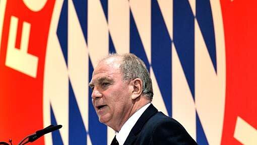 Uli Hoeneß spricht ab 11:30 Uhr in der Pressekonferenz des FC Bayern unter anderem über die anstehende Jahreshauptversammlung. Verfolgen Sie die PK im AZ-Liveticker. Uli Hoeneß spricht ab 11:30 Uhr in der Pressekonferenz des FC Bayern unter anderem über die anstehende Jahreshauptversammlung. Verfolgen Sie die PK im AZ-Liveticker.