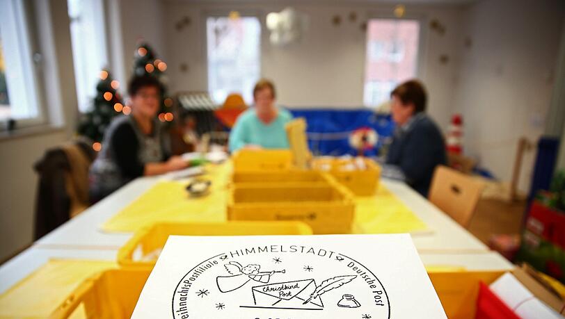 Nur echt mit dem Weihnachtsstempel: Der Stempel des einzigen bayerischen Weihnachtspostamtes in Himmelstadt. Nur echt mit dem Weihnachtsstempel: Der Stempel des einzigen bayerischen Weihnachtspostamtes in Himmelstadt.