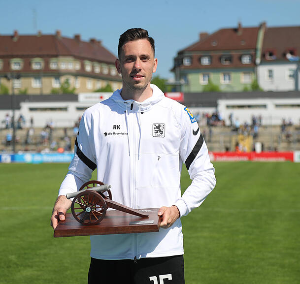 Marcel Bär gewinnt mit 21 Treffern die Torjägerkanone. Marcel Bär gewinnt mit 21 Treffern die Torjägerkanone.