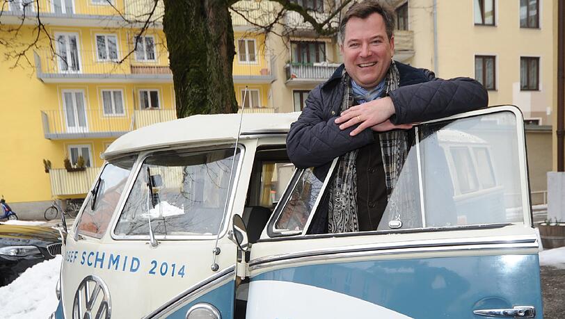 Josef Schmid mit seinem Wahlkampfmobil. Am Donnerstag geht's ins Hasenbergl. Josef Schmid mit seinem Wahlkampfmobil. Am Donnerstag geht's ins Hasenbergl.