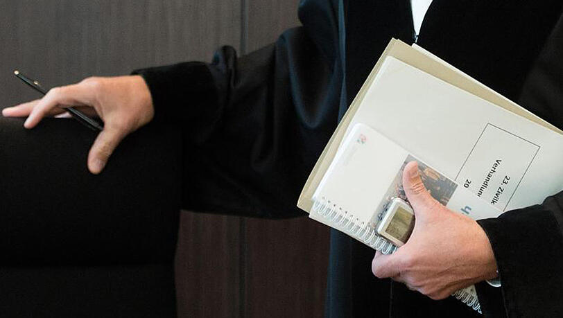 Die Staatsanwaltschaft geht davon aus, dass der 16-Jährige einen Sprengstoffanschlag geplant hat. Die Staatsanwaltschaft geht davon aus, dass der 16-Jährige einen Sprengstoffanschlag geplant hat.