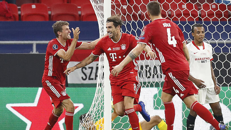 Sein letzter Jubel über ein Tor für den Rekordmeister? Javi Martínez lässt sich von Müller (l) und Süle (r) feiern. Sein letzter Jubel über ein Tor für den Rekordmeister? Javi Martínez lässt sich von Müller (l) und Süle (r) feiern.