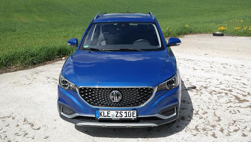 Die Frontpartie weckt auf den ersten Blick Assoziationen mit einem aktuellen Mazda. Die Frontpartie weckt auf den ersten Blick Assoziationen mit einem aktuellen Mazda.