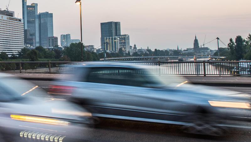 Branchenexperte Ferdinand Dudenhöffer: "SUV mit Riesenmonster gleichzusetzen, ist einfach falsch". Branchenexperte Ferdinand Dudenhöffer: "SUV mit Riesenmonster gleichzusetzen, ist einfach falsch".