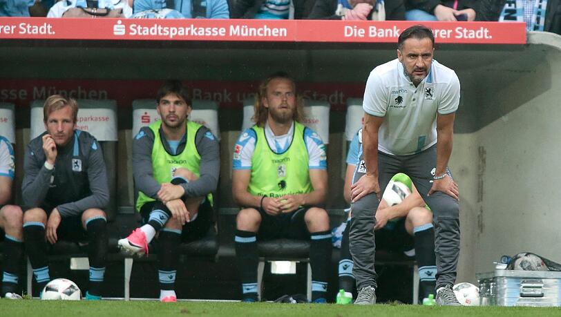 Angespannt: Trainer Vitor Pereira. Angespannt: Trainer Vitor Pereira.