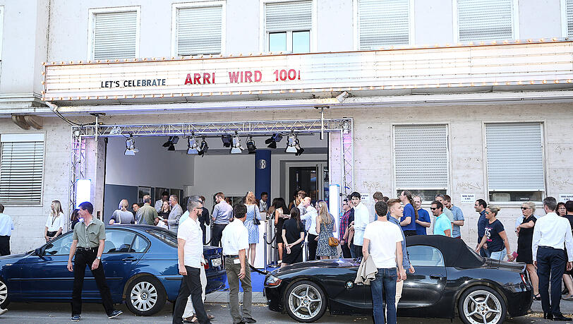 Das Herz der Firma mit Kino in der Türkenstraße. Aber ein Umzug in die neue Parkstadt Schwabing ist bereits beschlossen. Das Herz der Firma mit Kino in der Türkenstraße. Aber ein Umzug in die neue Parkstadt Schwabing ist bereits beschlossen.