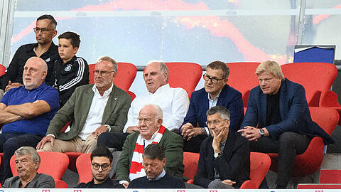 Oliver Kahn (re,) ist raus. Jan-Christian Dreesen, Herbert Haainer, Uli Hoeneß und Karl-Heinz Rummenigge (wieder) drin. Oliver Kahn (re,) ist raus. Jan-Christian Dreesen, Herbert Haainer, Uli Hoeneß und Karl-Heinz Rummenigge (wieder) drin.