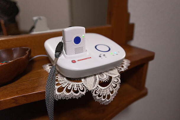 So sieht die Basisstation eines Hausnotrufs mit Mobilgerät aus. So sieht die Basisstation eines Hausnotrufs mit Mobilgerät aus.