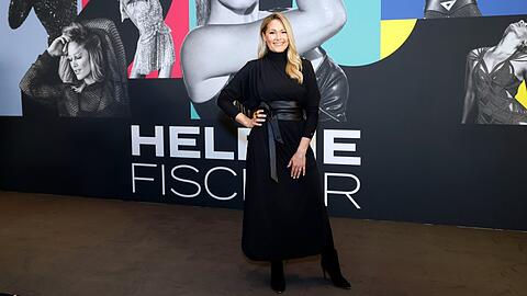 Ganz in Schwarz und bestens gelaunt: Helene Fischer hat ihre Babypause für eine wichtige Pressekonferenz unterbrochen. Ganz in Schwarz und bestens gelaunt: Helene Fischer hat ihre Babypause für eine wichtige Pressekonferenz unterbrochen.