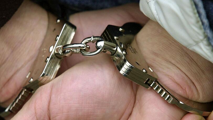 Die 35-jährige Messerstecherin ist gefasst. Die 35-jährige Messerstecherin ist gefasst.