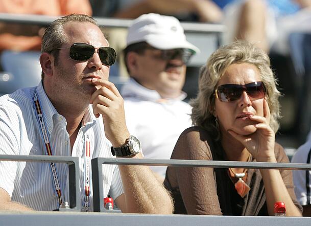 Die Eltern von Ana Ivanovic, Miroslav und Dragana, während eines Tennisspiels ihrer Tochter. Die Eltern von Ana Ivanovic, Miroslav und Dragana, während eines Tennisspiels ihrer Tochter.