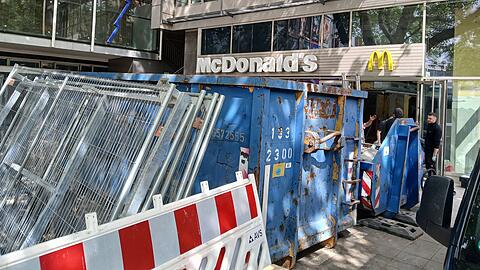 Die McDonald's-Filiale in der Goethestraße wird derzeit modernisiert. Die McDonald's-Filiale in der Goethestraße wird derzeit modernisiert.