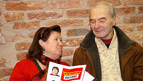 Die Arbeitslose Helga Doerfler (57) und der Lehrer Karl Jordan wählen beide "Die Linke"- Die Arbeitslose Helga Doerfler (57) und der Lehrer Karl Jordan wählen beide "Die Linke"-