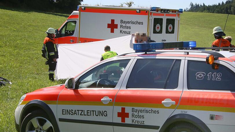 Ob der Motorradfahrer einen Führerschein für die Maschine besitze, sei Gegenstand weiterer Ermittlungen, so die Polizei. Ob der Motorradfahrer einen Führerschein für die Maschine besitze, sei Gegenstand weiterer Ermittlungen, so die Polizei.