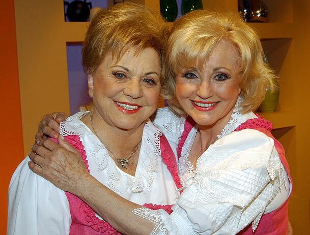 Maria und Margot Hellwig unterhielten viele Jahrzehnte ein begeistertes Publikum. Maria und Margot Hellwig unterhielten viele Jahrzehnte ein begeistertes Publikum.