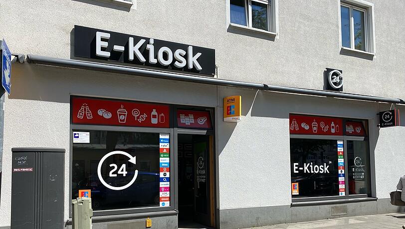 Ein reiner Automatenladen für Getränke und mehr: der E-Kiosk am Kurfürstenplatz. Ein reiner Automatenladen für Getränke und mehr: der E-Kiosk am Kurfürstenplatz.