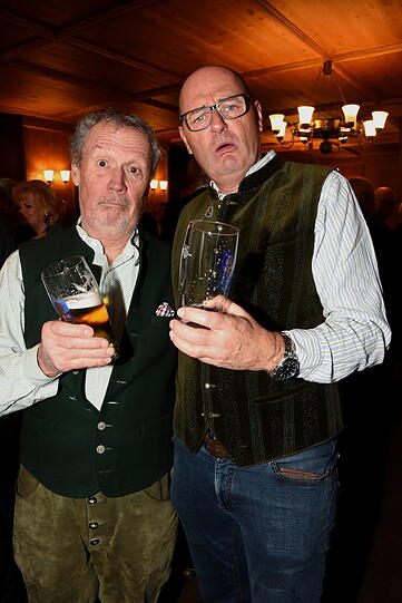 Fesch in Tracht: die Schauspieler Hansi Kraus (l.) und Bernhard Ulrich bei der Premiere der Iberl-Bühne am Dienstagabend. Fesch in Tracht: die Schauspieler Hansi Kraus (l.) und Bernhard Ulrich bei der Premiere der Iberl-Bühne am Dienstagabend.
