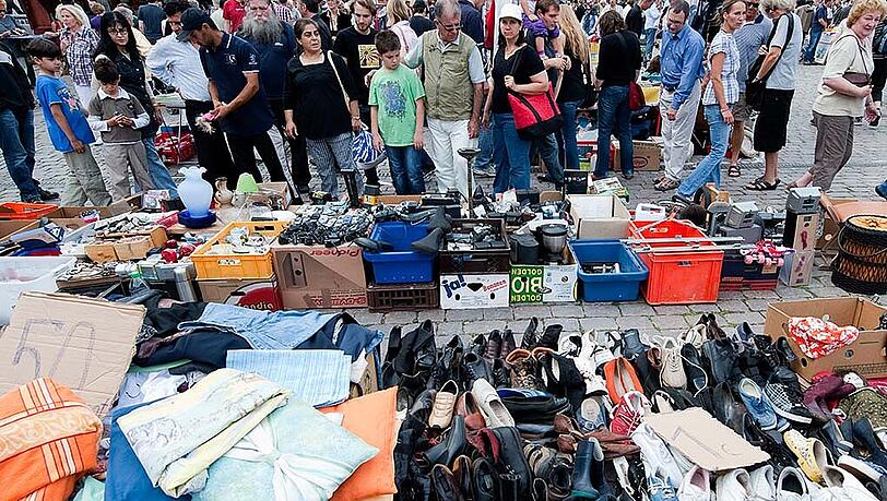 Stöbern, Feilschen - und dann Kaufen. Auf Flohmärkten verbirgt sich der ein oder andere Schatz. Die AZ gibt einen Überblick über die Münchner Trödelmärkte. (Archivbild) Stöbern, Feilschen - und dann Kaufen. Auf Flohmärkten verbirgt sich der ein oder andere Schatz. Die AZ gibt einen Überblick über die Münchner Trödelmärkte. (Archivbild)