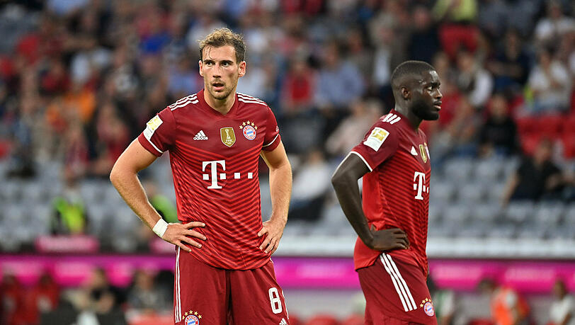 Enttäuschte Gesichter nach der Heimpleite gegen Frankfurt: Leon Goretzka (li.) und Dayot Upamecano. Enttäuschte Gesichter nach der Heimpleite gegen Frankfurt: Leon Goretzka (li.) und Dayot Upamecano.