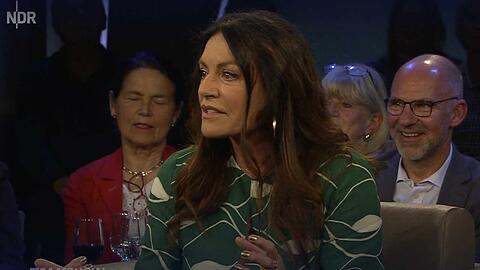 Christine Neubauer will sich von "NDR Talk Show"-Moderator nicht unterbrechen lassen. Christine Neubauer will sich von "NDR Talk Show"-Moderator nicht unterbrechen lassen.