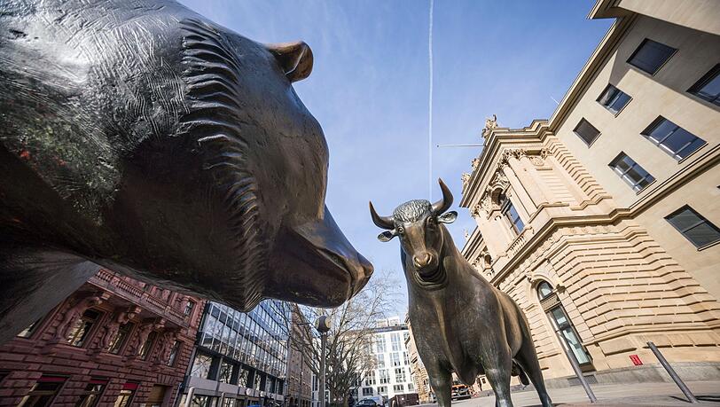 Im vergangenen Jahr gab es weniger Aktionärinnen und Aktionäre als zuvor. Dennoch geht das Deutsche Aktieninstitut davon aus, dass in den kommenden Jahren mehr Deutsche auf Aktien, Aktienfonds und ETFs setzen. Im vergangenen Jahr gab es weniger Aktionärinnen und Aktionäre als zuvor. Dennoch geht das Deutsche Aktieninstitut davon aus, dass in den kommenden Jahren mehr Deutsche auf Aktien, Aktienfonds und ETFs setzen.