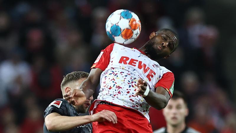 Kölns Anthony Modeste im Kopfballduell mit dem Unioner Marvin Friedrich (l). Kölns Anthony Modeste im Kopfballduell mit dem Unioner Marvin Friedrich (l).