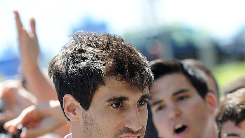Javi Martinez bei der Ankunft am Flughafen in Barcelona Javi Martinez bei der Ankunft am Flughafen in Barcelona