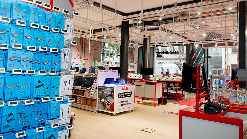 Ein Blick aus dem neuen Mediamarkt Smart Richtung Tal. Ein Blick aus dem neuen Mediamarkt Smart Richtung Tal.