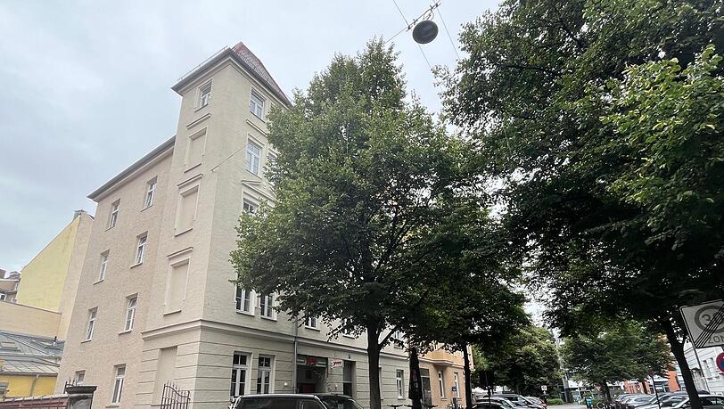 Das Lokal befindet sich im Erdgeschoss - und muss vorerst geschlossen bleiben. Das Lokal befindet sich im Erdgeschoss - und muss vorerst geschlossen bleiben.