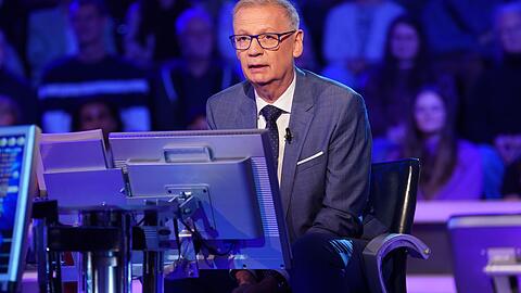 Günther Jauch stellt seinen "Wer wird Millionär?"-Kandidaten die kniffligsten Fragen. Günther Jauch stellt seinen "Wer wird Millionär?"-Kandidaten die kniffligsten Fragen.