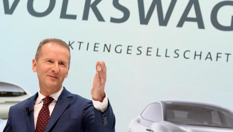 VW-Konzernchef Herbert will das Unternehmen noch stärker umbauen als bisher geplant.