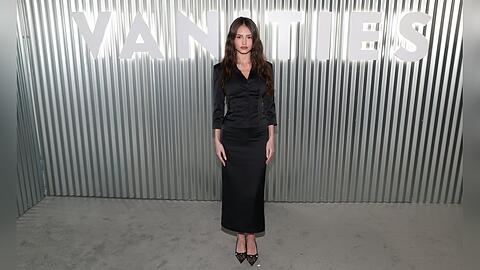 Leni Klum begeistert in einer schwarzen Business-Kombination. Leni Klum begeistert in einer schwarzen Business-Kombination.