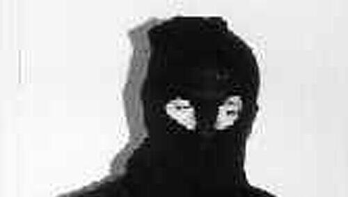 Was hat der Maskenmann (das Foto zeigt einen anderen maskierten Verbrecher) in Amberg vor? Was hat der Maskenmann (das Foto zeigt einen anderen maskierten Verbrecher) in Amberg vor?