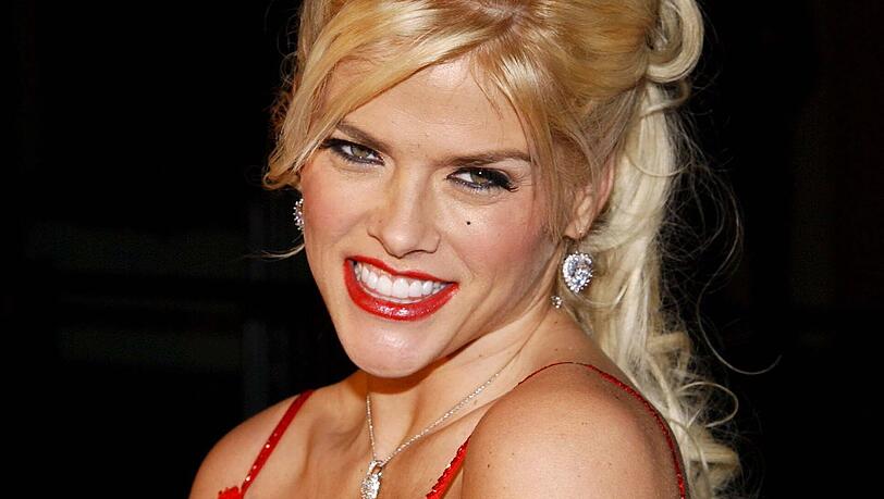 Anna Nicole Smith wurde als Playmate zum Kultstar und starb 2008 unter tragischen Umständen. Ihre Tochter Dannielynn sieht ihr heute erstaunlich ähnlich. Anna Nicole Smith wurde als Playmate zum Kultstar und starb 2008 unter tragischen Umständen. Ihre Tochter Dannielynn sieht ihr heute erstaunlich ähnlich.