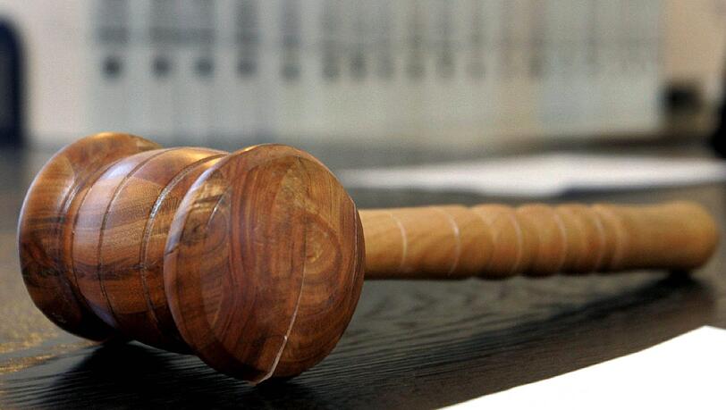 Der 55-jährige Angeklagte sprach beim Prozessauftakt am Montag von einem "Unglück". Der 55-jährige Angeklagte sprach beim Prozessauftakt am Montag von einem "Unglück".
