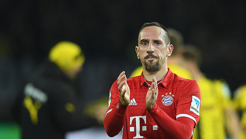 Am Wochenende gab der FC Bayern bekannt, dass Franck Ribéry seinen Vertrag um ein weiteres Jahr verlängert hat. Am Wochenende gab der FC Bayern bekannt, dass Franck Ribéry seinen Vertrag um ein weiteres Jahr verlängert hat.