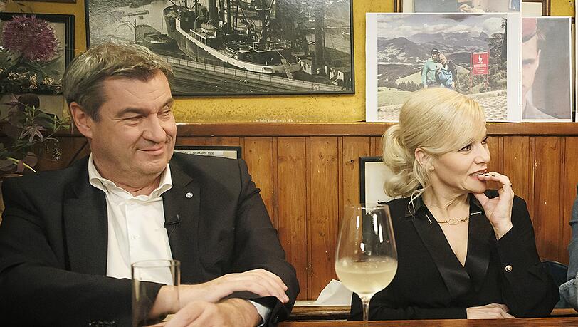 Ina Müller hat den bayerischen Ministerpräsident Markus Söder in ihre Sendung "Inas Nacht" eingeladen. Ina Müller hat den bayerischen Ministerpräsident Markus Söder in ihre Sendung "Inas Nacht" eingeladen.
