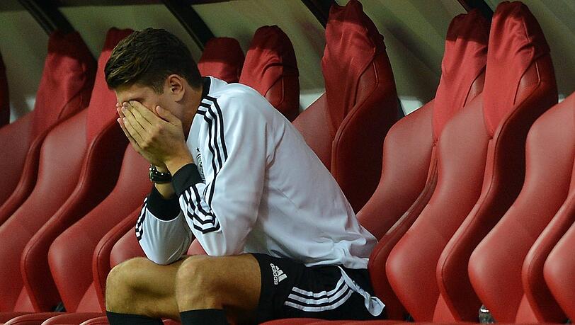Mario Gomez: Völlig fix und fertig nach dem Aus bei der EM Mario Gomez: Völlig fix und fertig nach dem Aus bei der EM