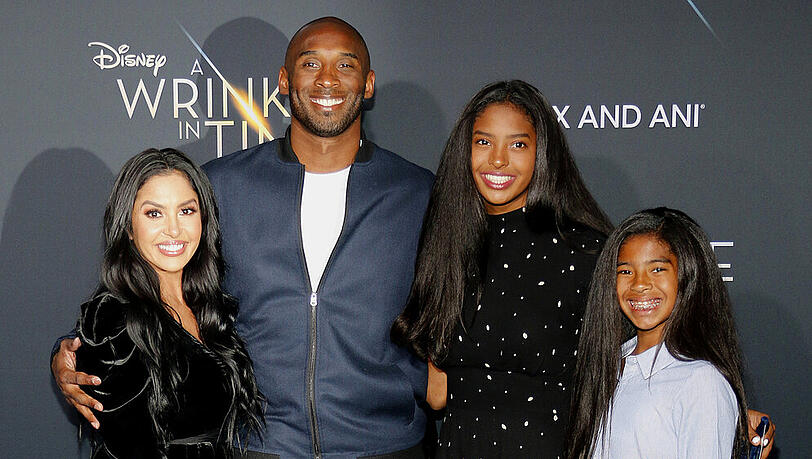 Kobe Bryant und seine Tochter Gianna (2.v.r.) starben am 26. Januar bei einem Helikopterabsturz. Kobe Bryant und seine Tochter Gianna (2.v.r.) starben am 26. Januar bei einem Helikopterabsturz.