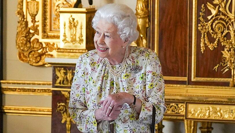 Die Queen auf Schloss Windsor in privater Atmosphäre: Geht es nach Royal-Expertin Camilla Tominey, wird es solche Fotos bald öfter geben. Die Queen auf Schloss Windsor in privater Atmosphäre: Geht es nach Royal-Expertin Camilla Tominey, wird es solche Fotos bald öfter geben.