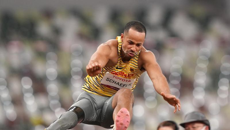 Leon Schäfer springt in Tokio zur Silbermedaille. Leon Schäfer springt in Tokio zur Silbermedaille.