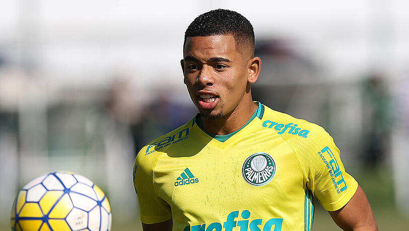 Gabriel Jesus im Trikot von SE Palmeiras. Angeblich hat der FC Bayern das Interesse an dem Brasilianer konkretisiert. Gabriel Jesus im Trikot von SE Palmeiras. Angeblich hat der FC Bayern das Interesse an dem Brasilianer konkretisiert.
