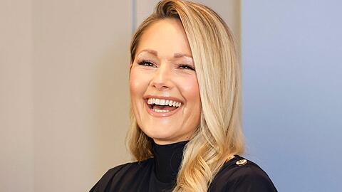 Helene Fischer hat einen charmanten Auftritt bei Dirk Stermann und Christoph Grissemann in der ORF-Talkshow "Willkommen Österreich" absolviert. Helene Fischer hat einen charmanten Auftritt bei Dirk Stermann und Christoph Grissemann in der ORF-Talkshow "Willkommen Österreich" absolviert.