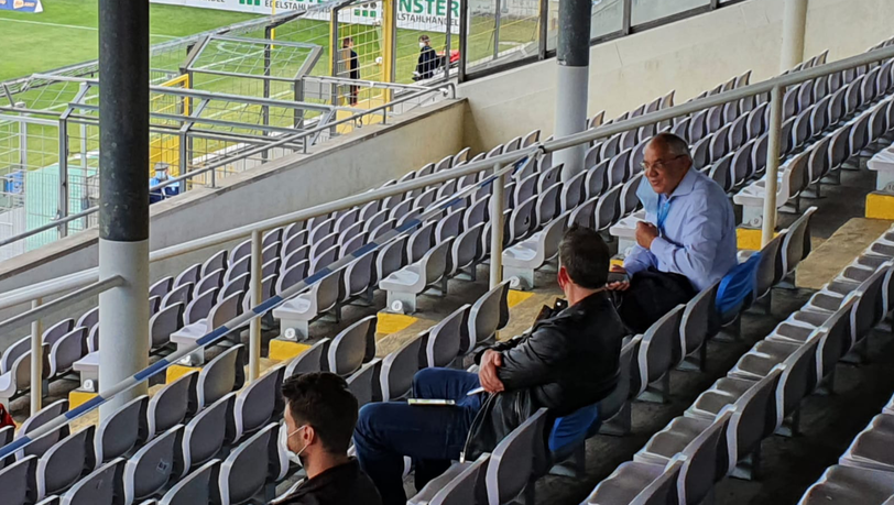 Felix Magath (rechts), Berater der Würzburger, zu Gast im Grünwalder Felix Magath (rechts), Berater der Würzburger, zu Gast im Grünwalder